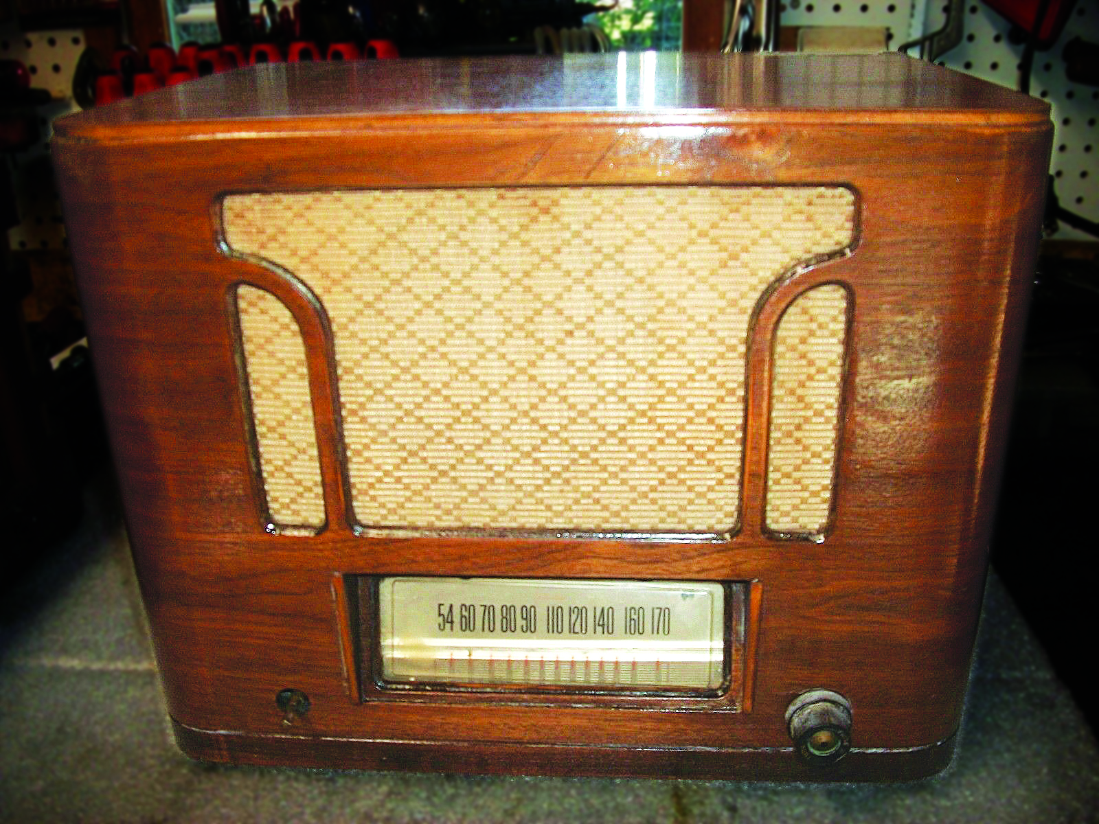 Antique Silvertone Radio