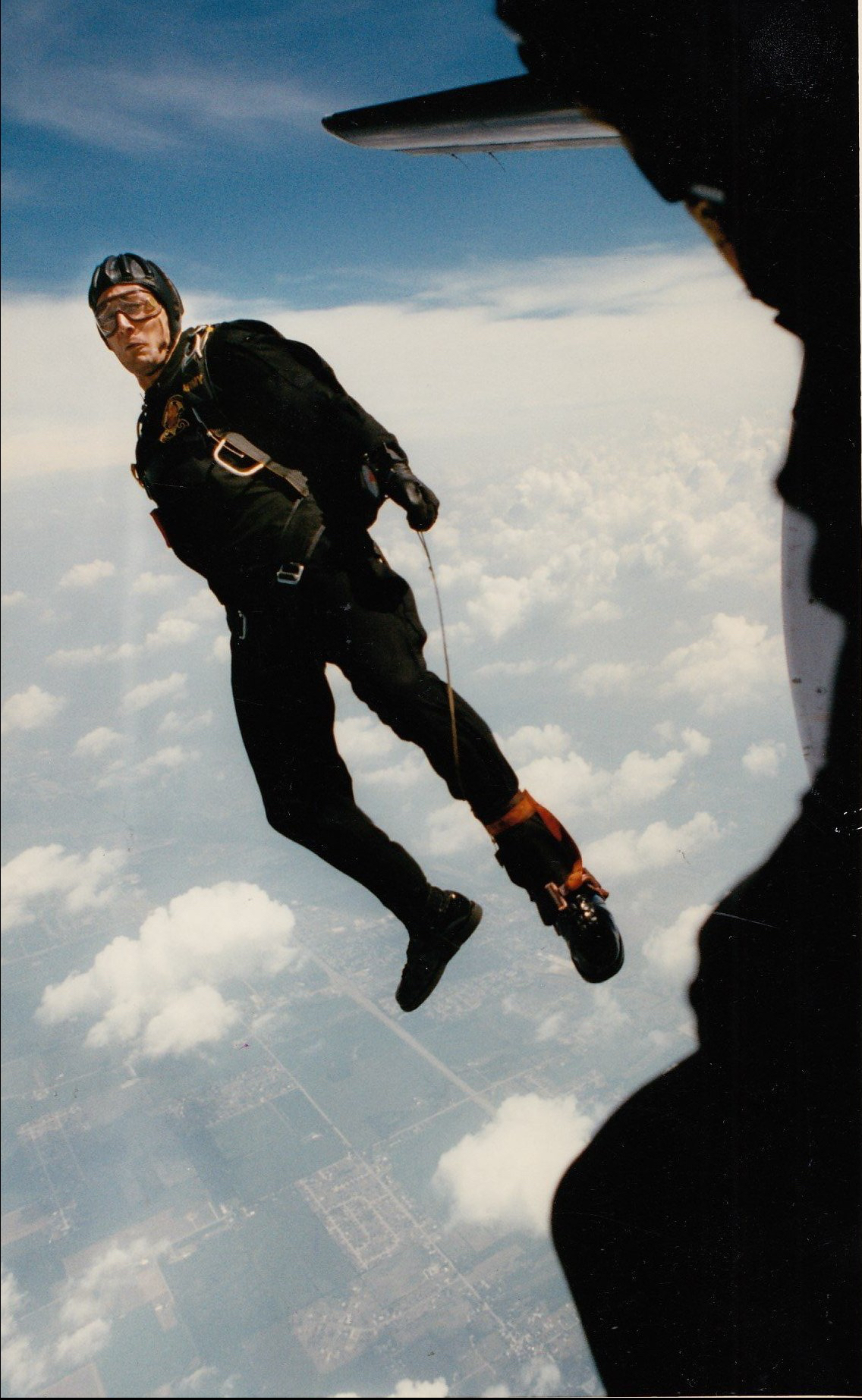 MS458_Dayton-Air-Show_July-22-1992_Gold-Knights-e1495647319348